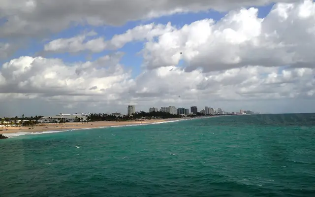 Turquoise water and the beach at Lago Mar on Fort Lauderdale's Atlantic coast