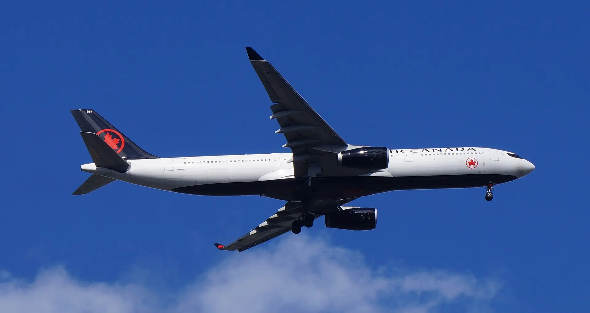 An Air Canada Airbus A330 on flight AC900 from Montreal to Fort Lauderdale