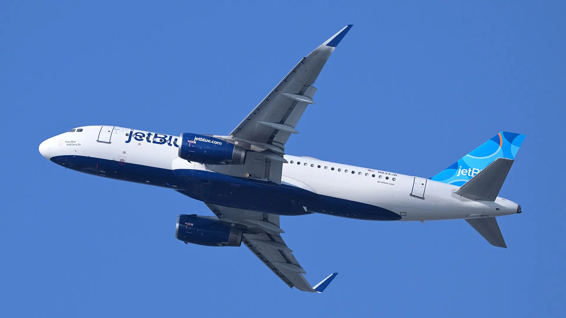 A JetBlue Airbus A320 in flight